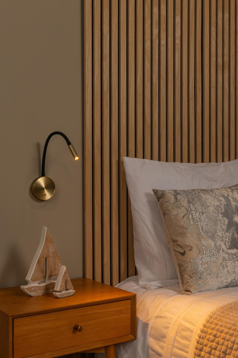 Lucide ASJA - Nástenné bodové svietidlo / Nástenné svietidlo - LED Dim. - 1x3W 2700K - S nabíjacím bodom USB - Matt Gold / Mosadz